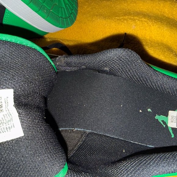 Nike Air Jordan 1 Low Lucky Green - Picture 4 of 5